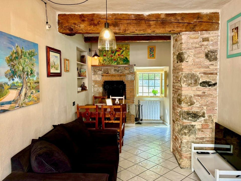 Communal lounge/ TV room, TV and multimedia, Living room, Seating area, Evening entertainment