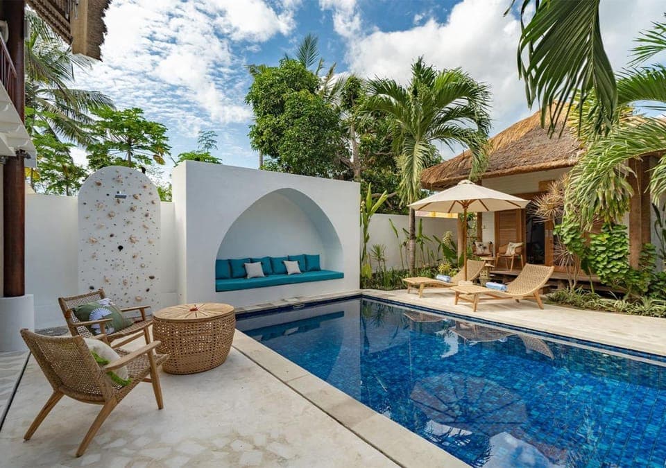 Property building, Swimming pool