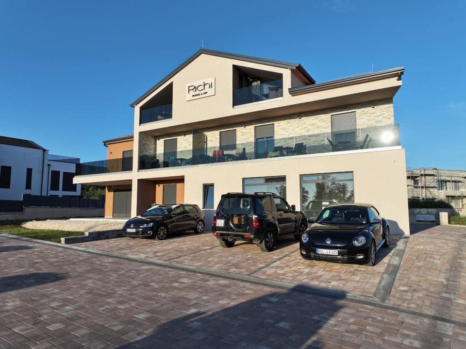 Property building, Day, Parking