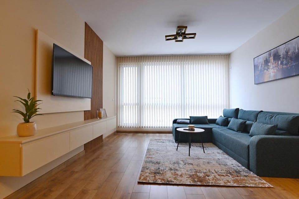 Communal lounge/ TV room, TV and multimedia, Living room