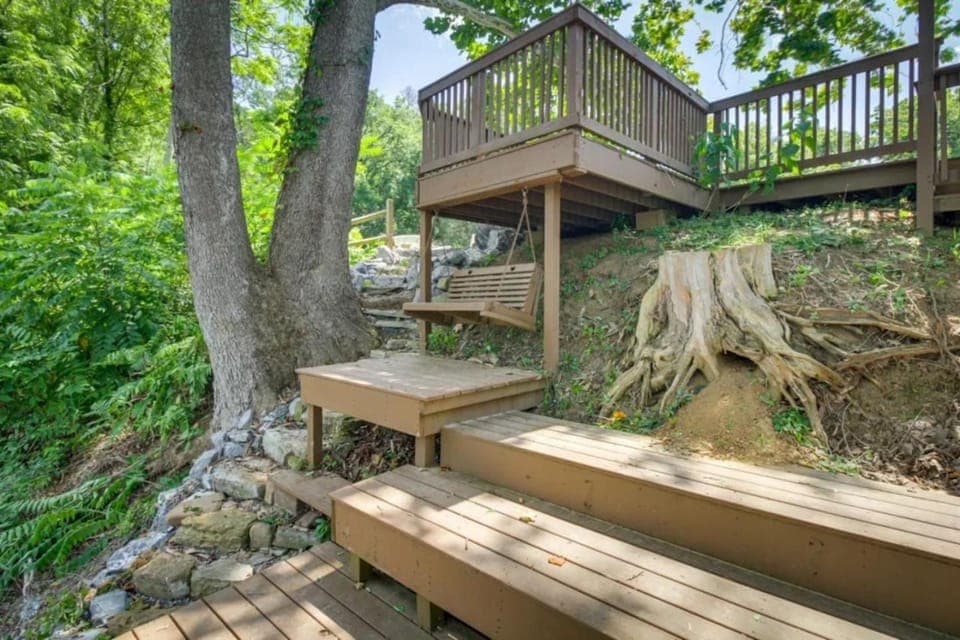 Riverfront Home (Apartment and Bar) House in Rockbridge County