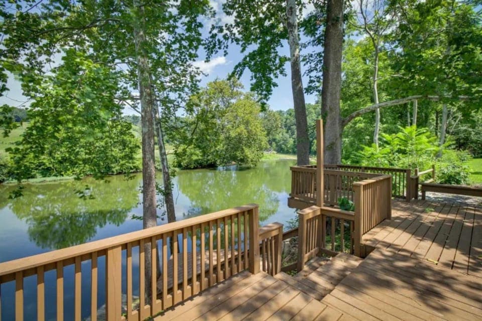 Riverfront Home (Apartment and Bar) House in Rockbridge County