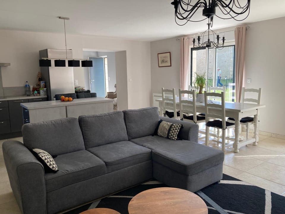 Seating area, Dining area