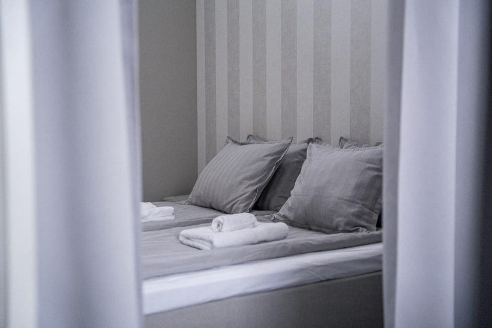 Bed, Photo of the whole room, towels