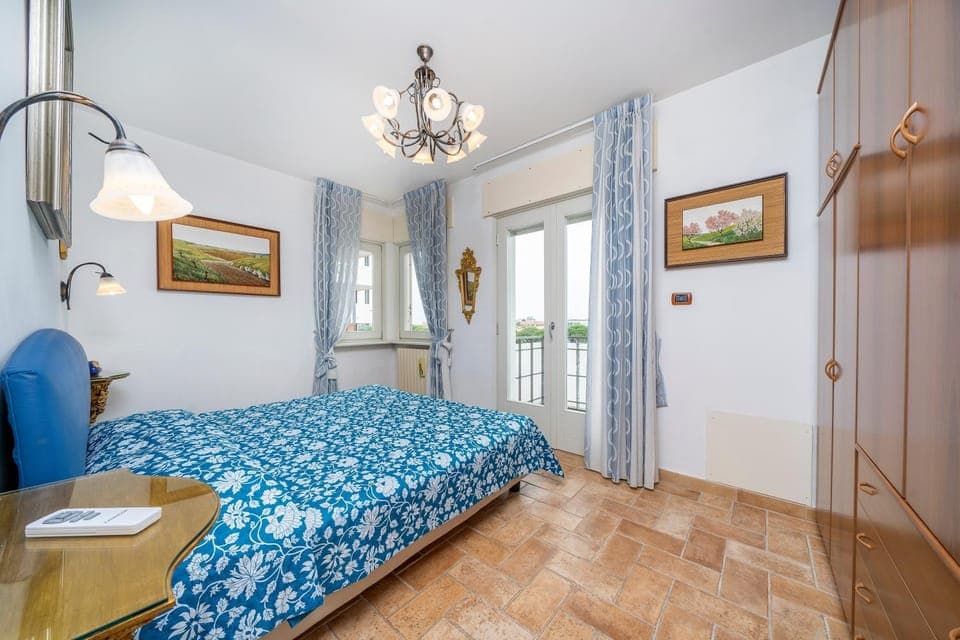 Bedroom, air conditioner