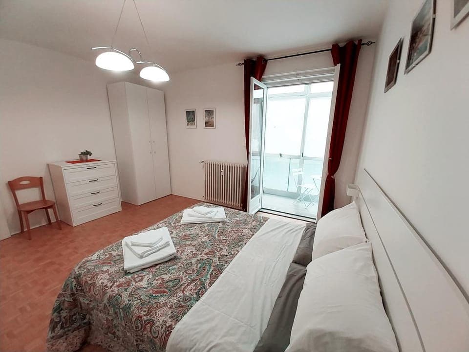 Bed, Photo of the whole room, Bedroom, towels, wardrobe