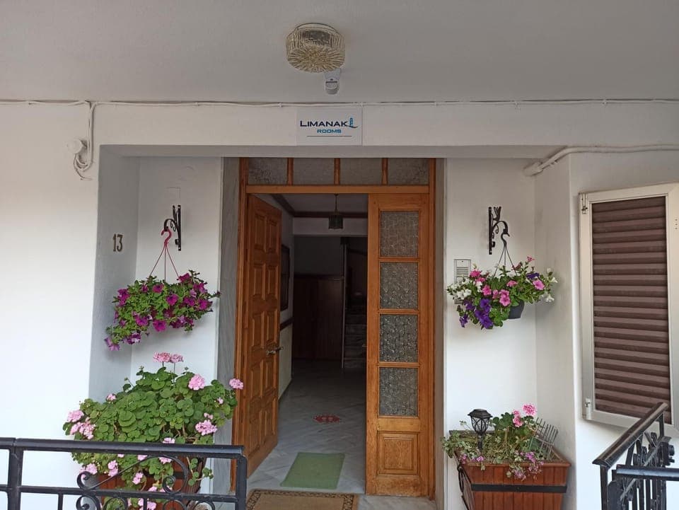 Facade/entrance, Day