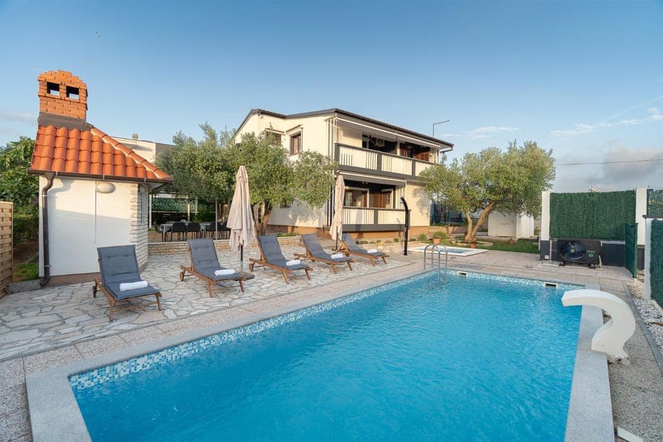 Patio, Day, Pool view, Swimming pool, sunbed