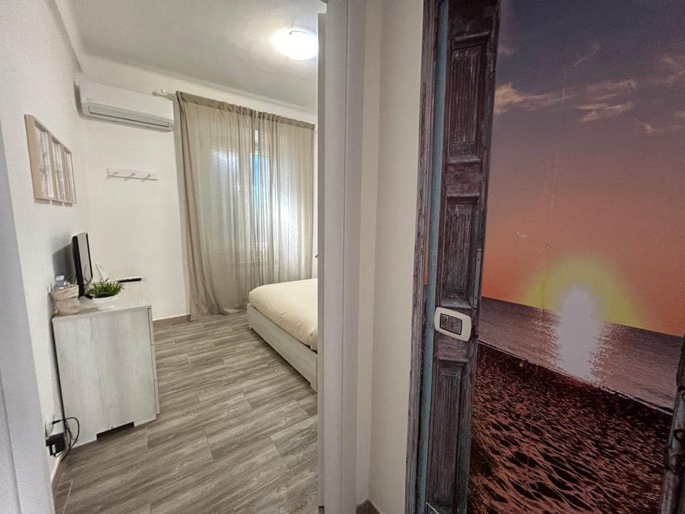 Photo of the whole room, Bedroom, air conditioner