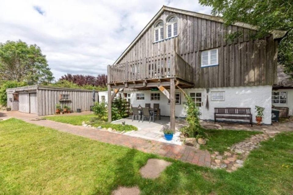 Property building, Garden