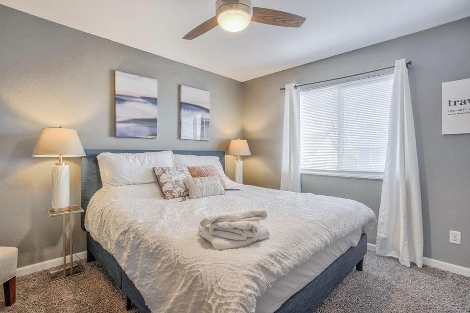 Hot Tub - Pet Friendly - 7 miles to Fort Carson House in Fort Carson