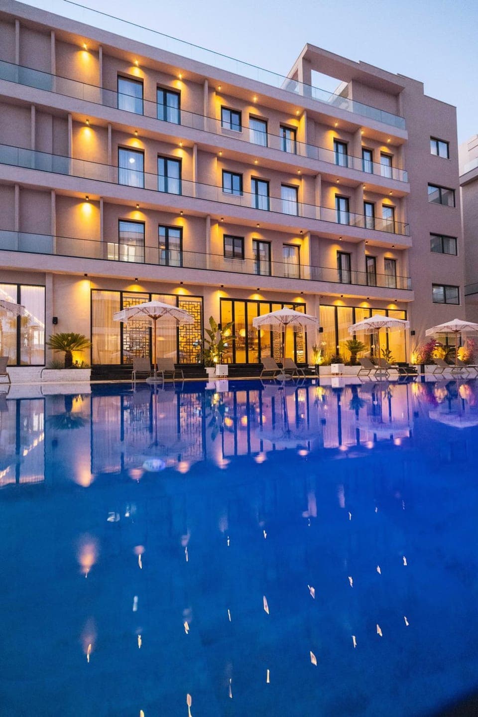 Property building, Pool view, Swimming pool, sunbed