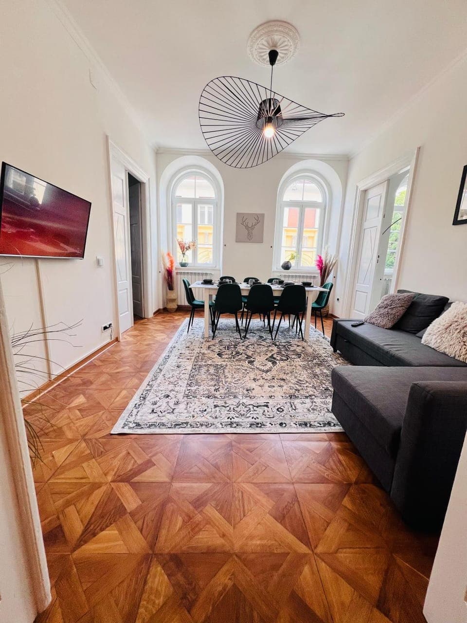 Communal lounge/ TV room, TV and multimedia, Living room, Seating area, Evening entertainment