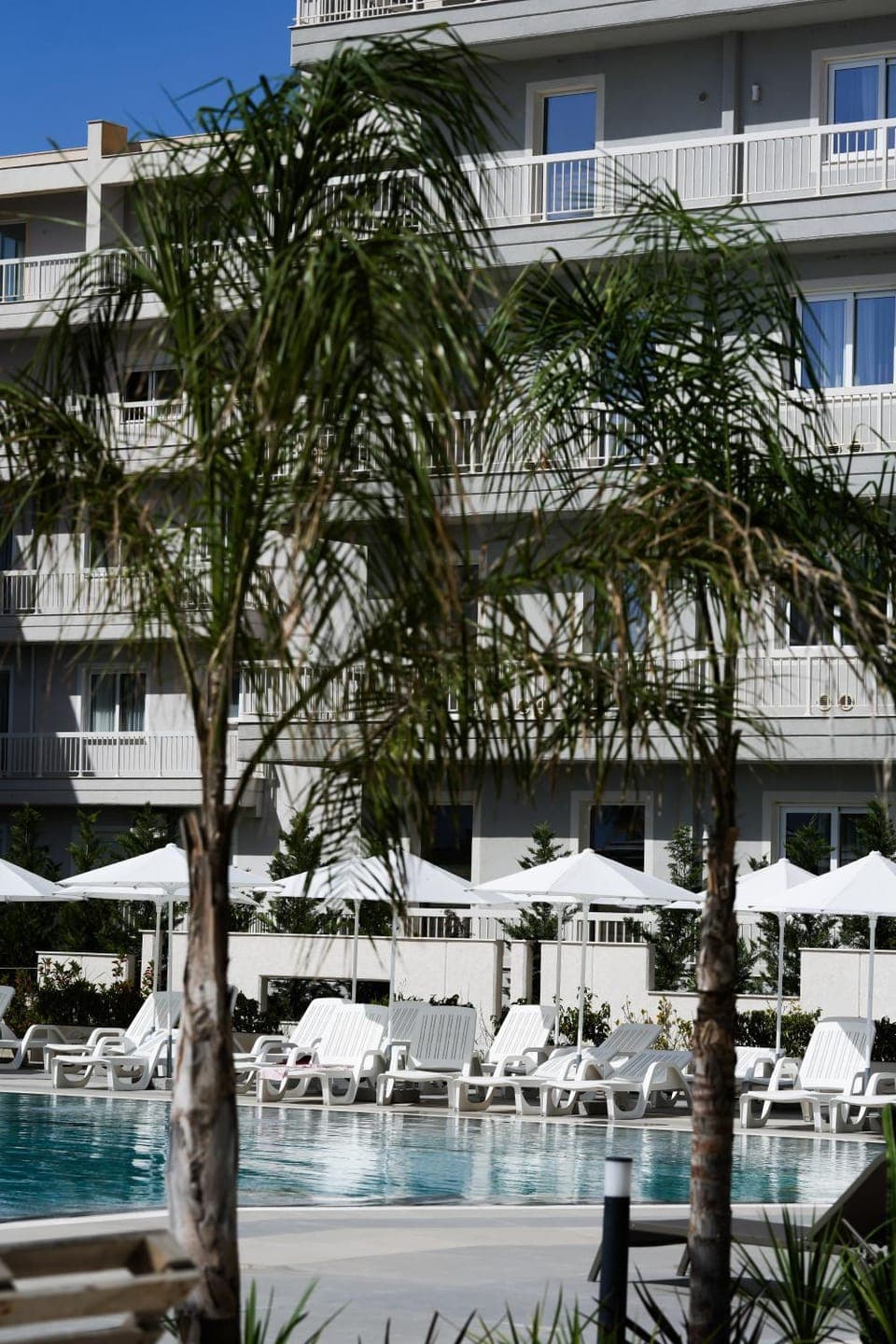 Property building, Day, Swimming pool