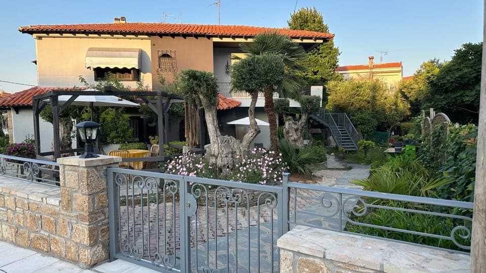 Property building, View (from property/room), Garden view, Garden view, Location