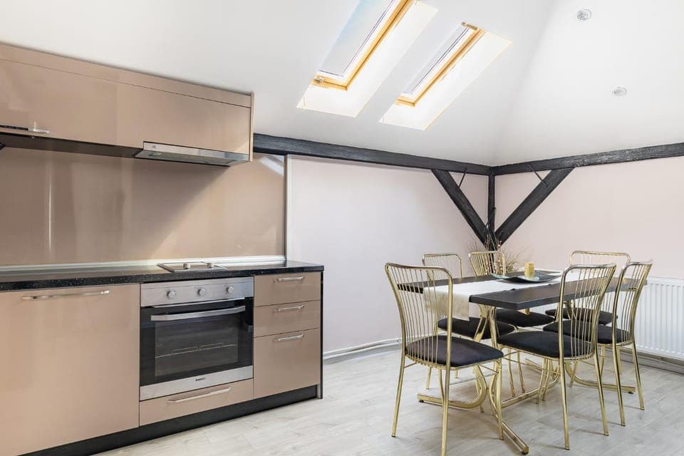 Dining area, kitchen