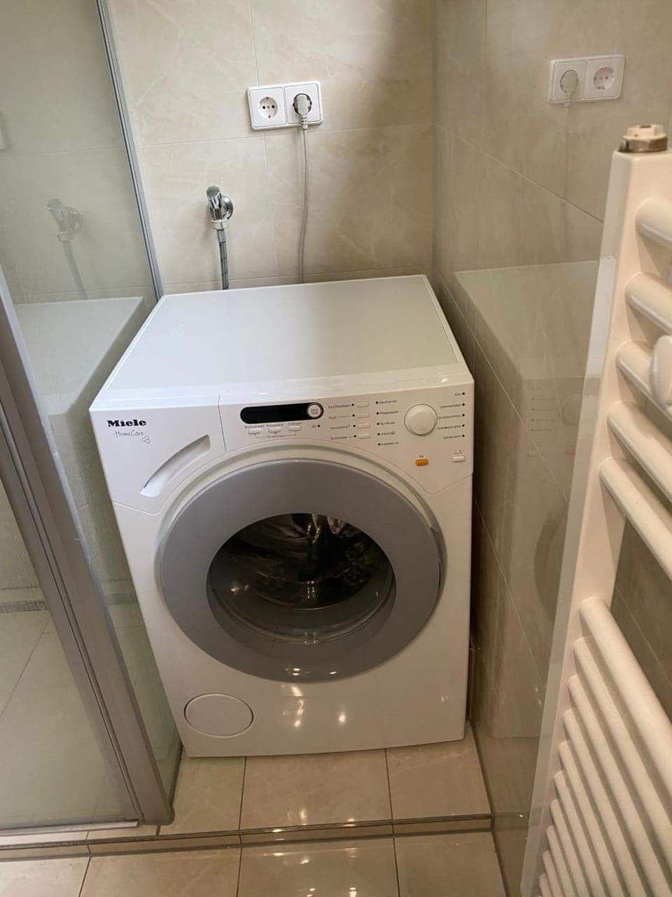 Bathroom, washing machine