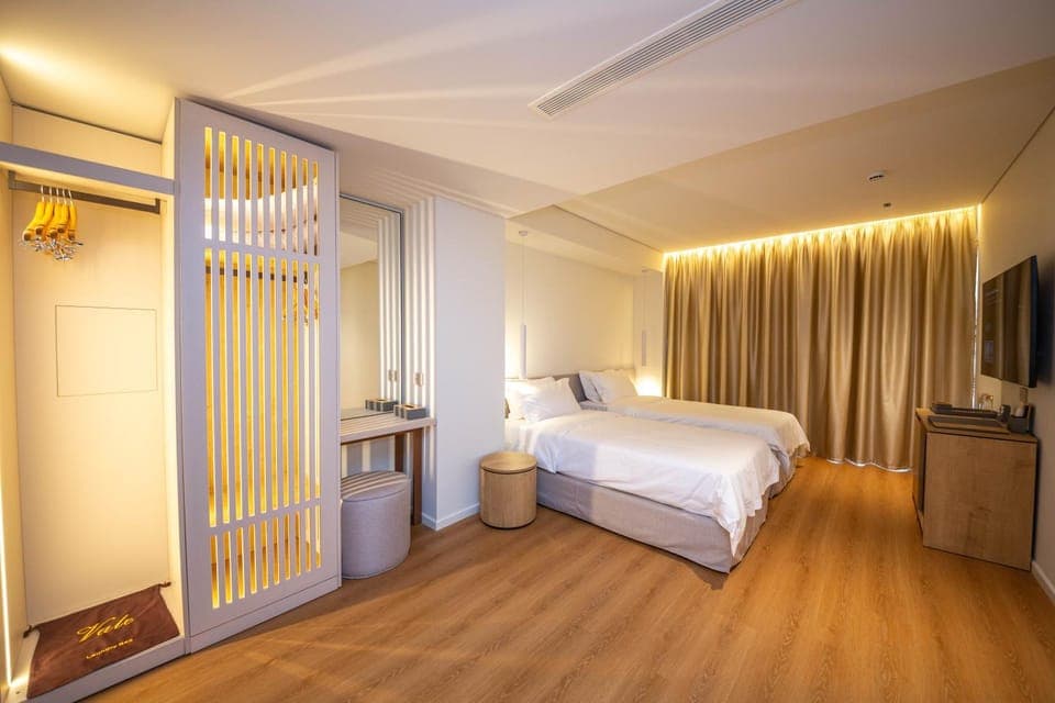 Bed, TV and multimedia, Photo of the whole room, Bedroom, wardrobe