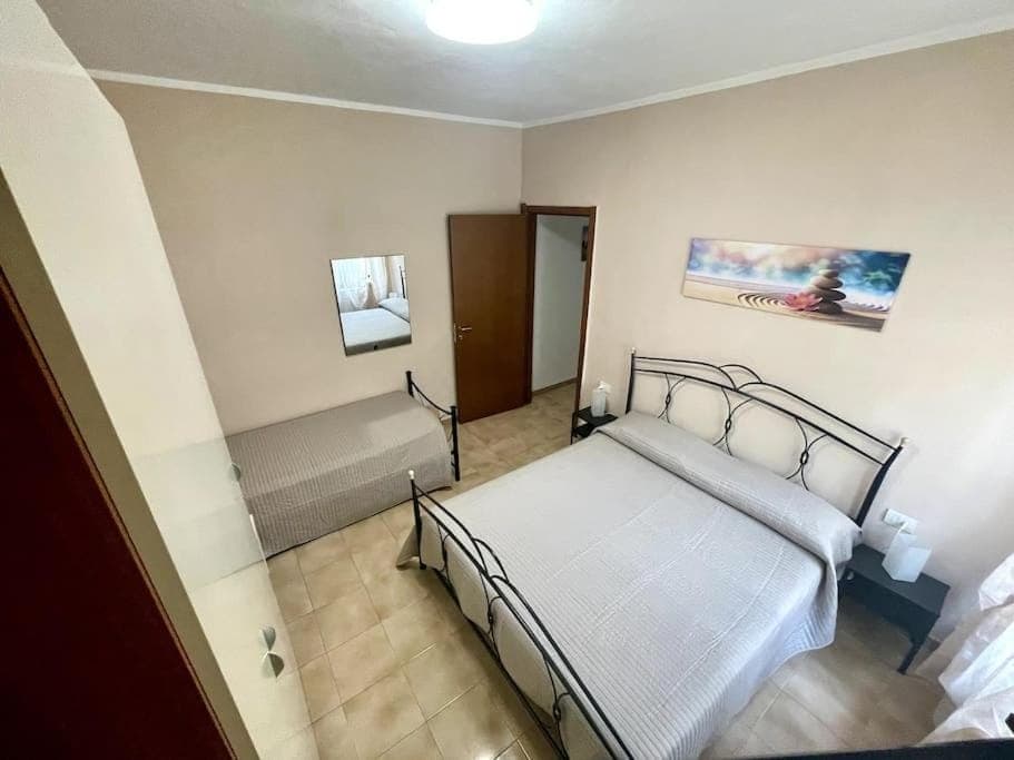 Bed, Photo of the whole room, Bedroom, wardrobe