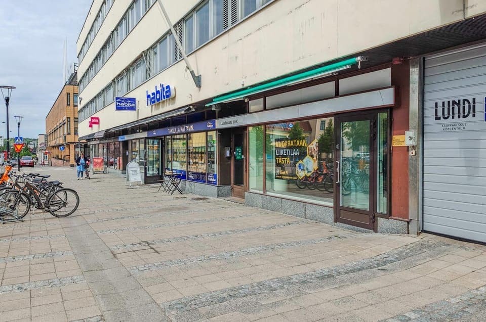 Property building, Neighbourhood, City view, Street view, Location