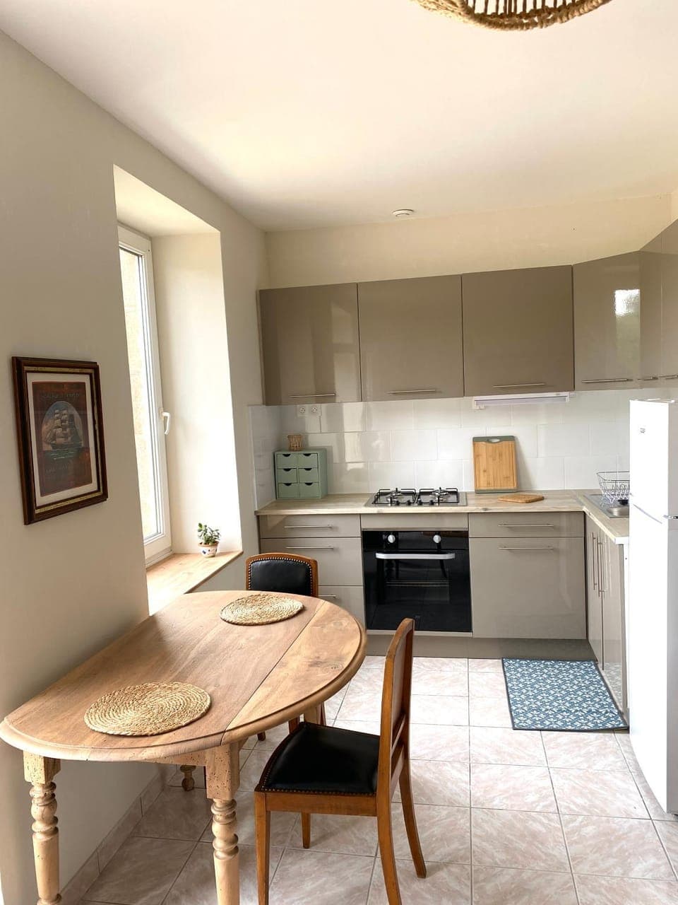 Kitchen or kitchenette, stove, kitchen