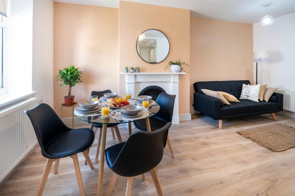 Living room, Seating area, Dining area