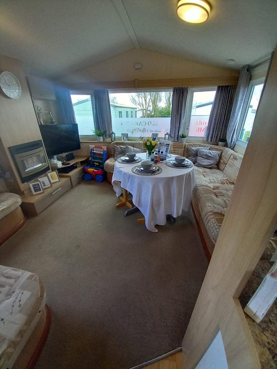 Communal lounge/ TV room, TV and multimedia, Living room, Seating area