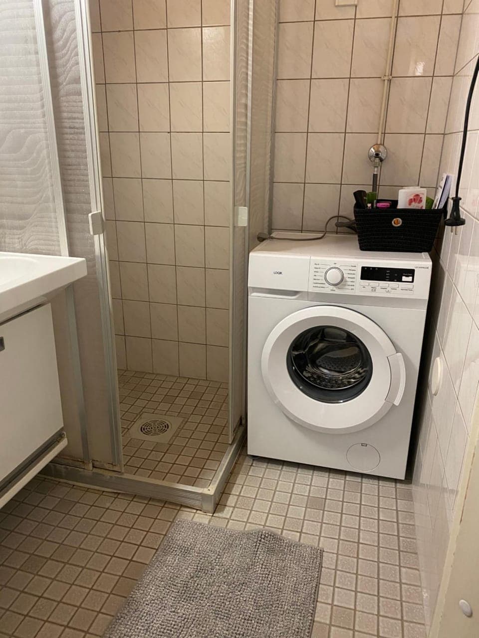 Niinivaaran tilava ja valoisa yksiö 2 Apartment in Finland