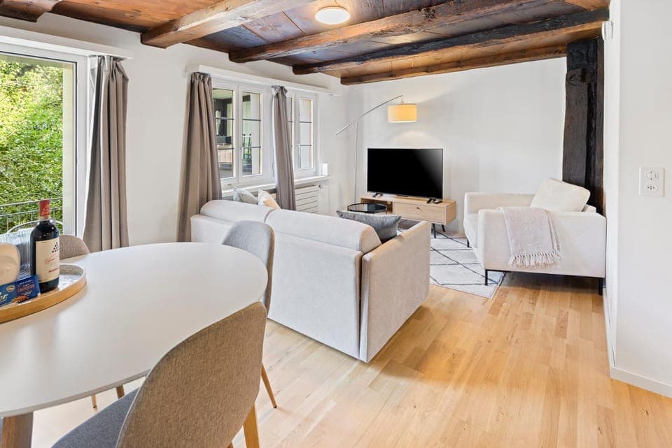 TV and multimedia, Living room, Seating area