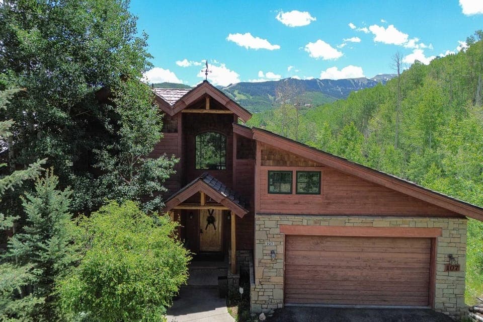 4BR with Hot Tub Walk to Chondola House in Telluride