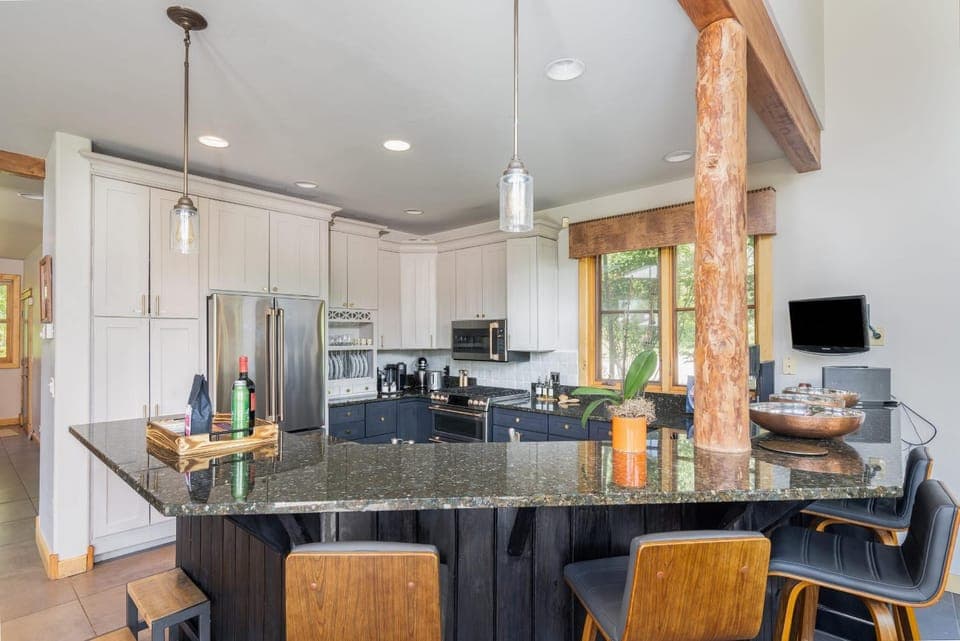 4BR with Hot Tub Walk to Chondola House in Telluride