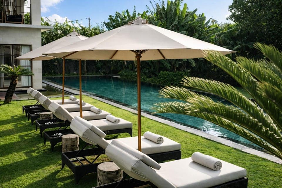 Patio, Day, Garden, Garden view, Pool view, Swimming pool, sunbed