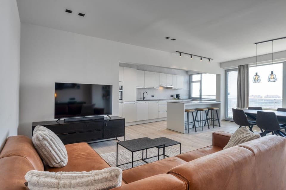 Communal lounge/ TV room, Kitchen or kitchenette, Living room, Seating area, Dining area