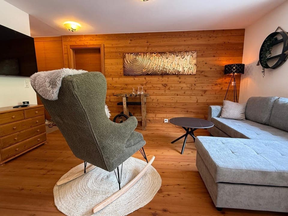 TV and multimedia, Living room, Photo of the whole room, Seating area