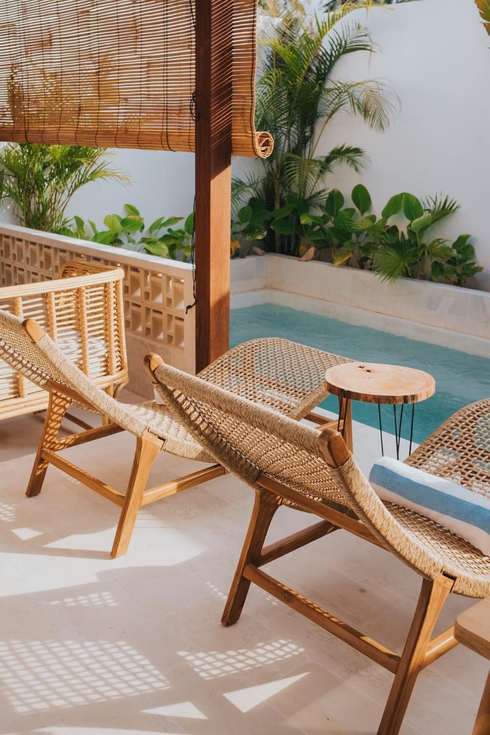 Pool view, Swimming pool, sunbed