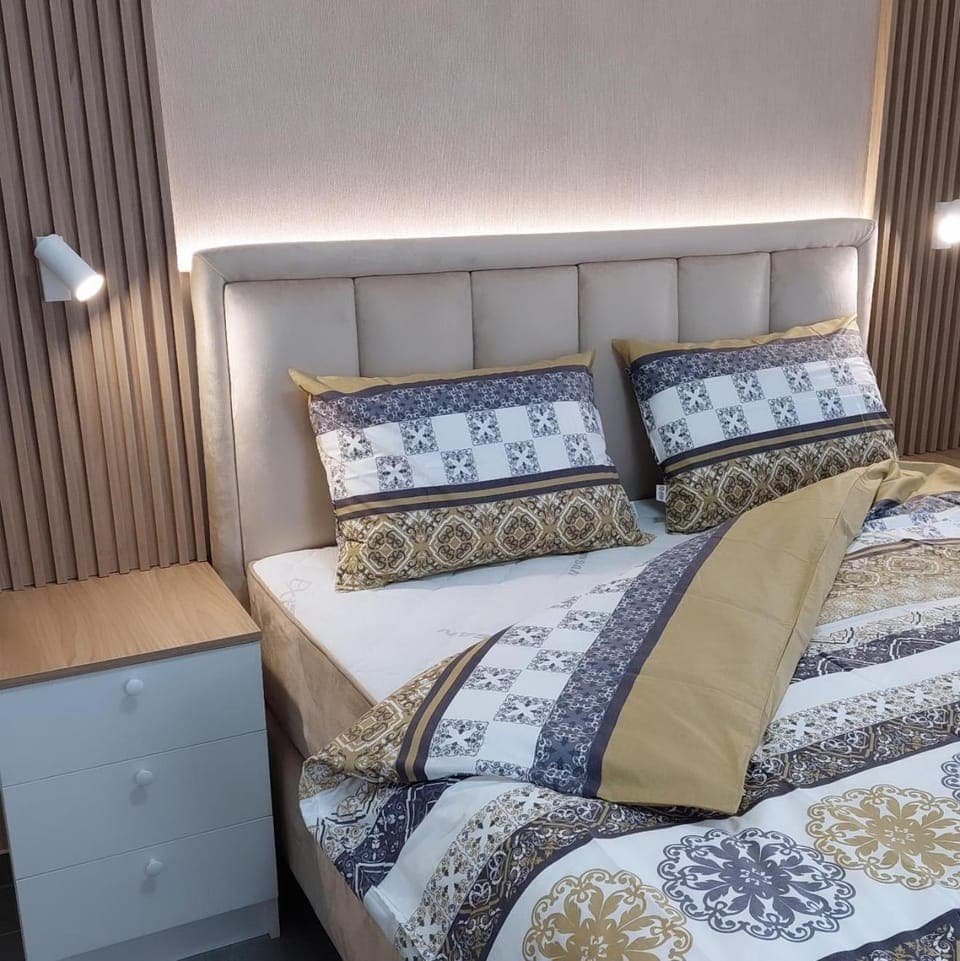 Bed, Photo of the whole room, Bedroom