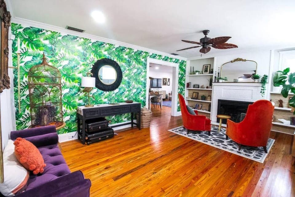 Living room, Seating area, Evening entertainment, fireplace