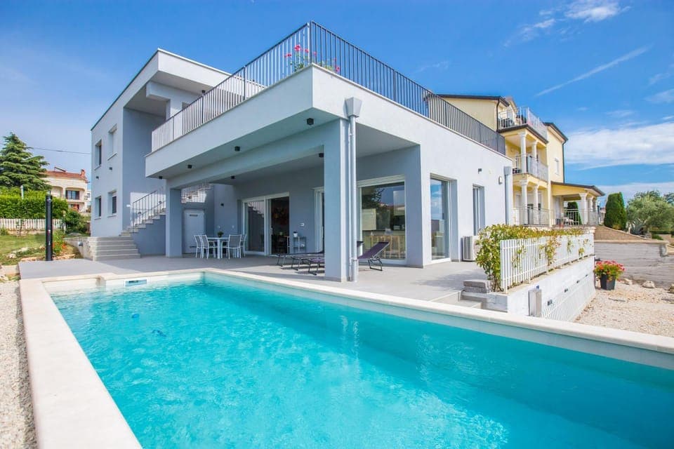 Property building, Pool view, Swimming pool