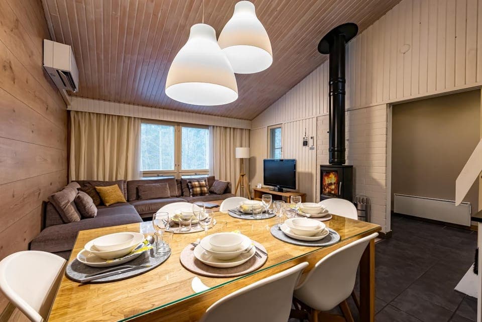 TV and multimedia, Living room, Photo of the whole room, Seating area, Dining area, fireplace, air conditioner