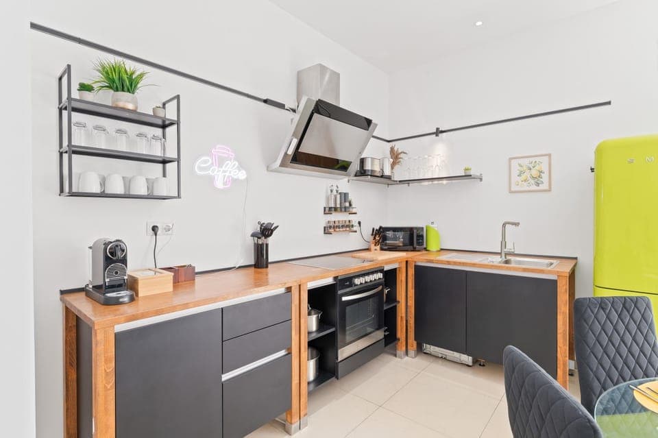 Kitchen or kitchenette, kitchen