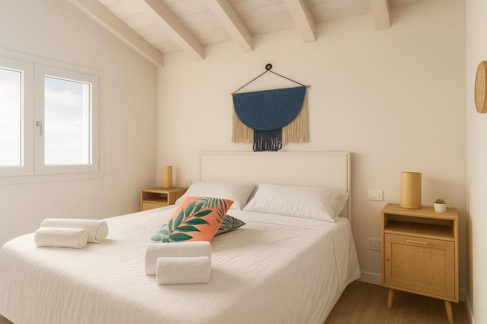 Bed, Photo of the whole room, Bedroom, towels