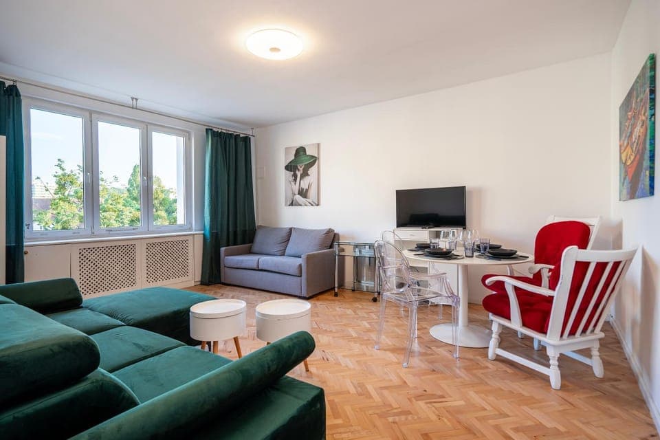 Communal lounge/ TV room, TV and multimedia, Living room, Seating area