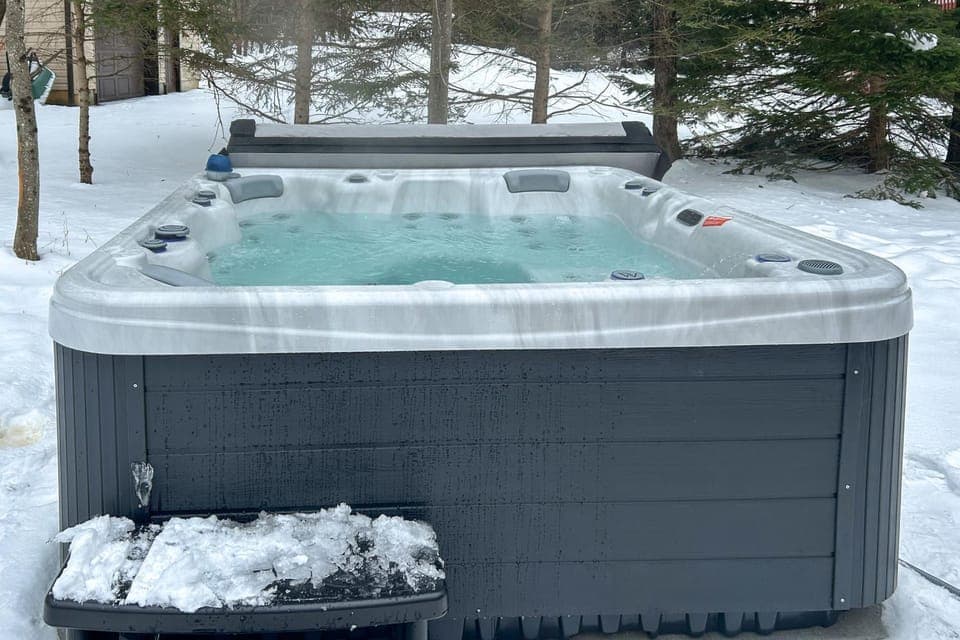 Private Hot Tub: Charming Poconos Cabin! Cabin in Tunkhannock Township
