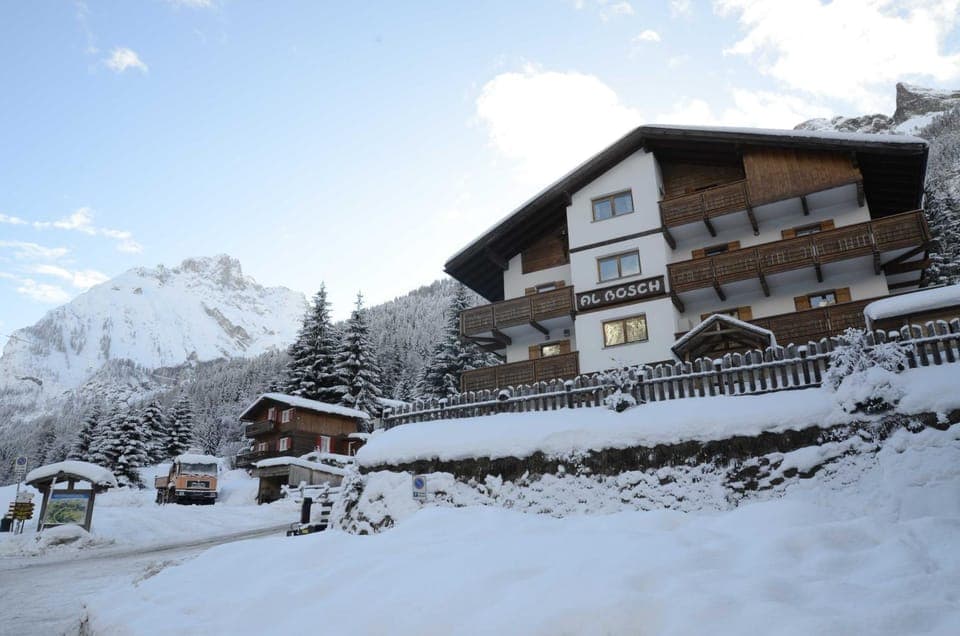 Property building, Day, Natural landscape, Winter, Mountain view, Parking