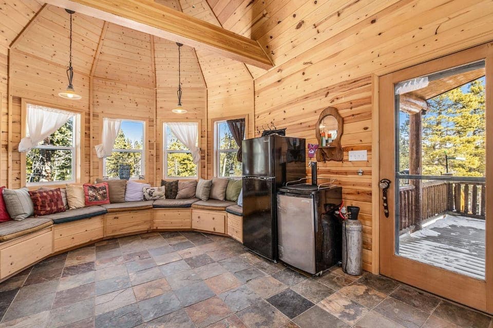 Serene mountain cabin w fireplace Cabin in Park County