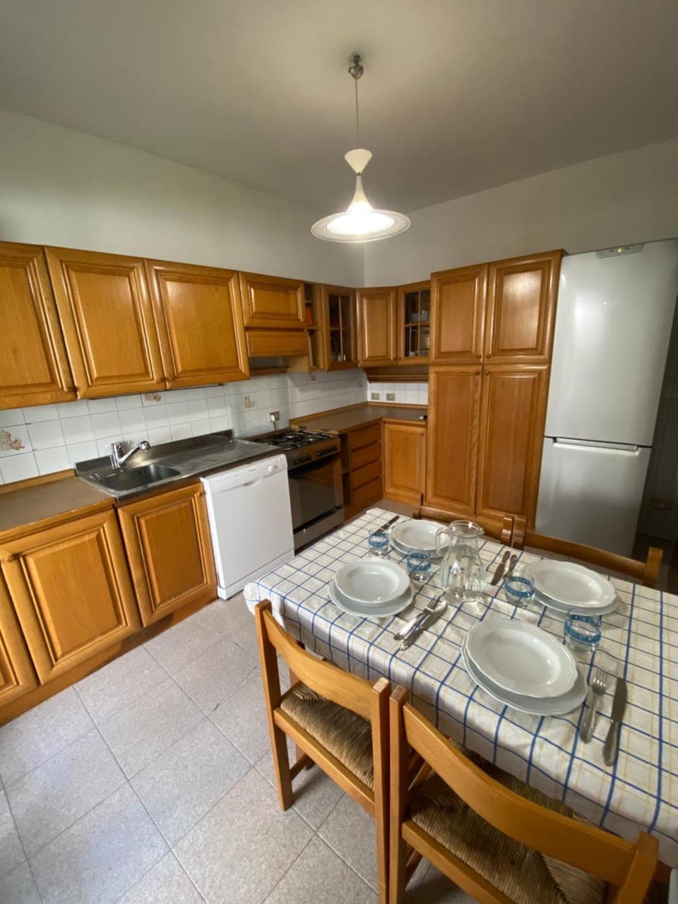 Kitchen or kitchenette, Dining area, dishwasher, stove