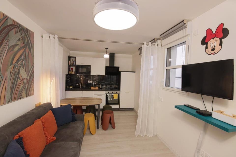 Communal lounge/ TV room, TV and multimedia, Kitchen or kitchenette, Living room, oven