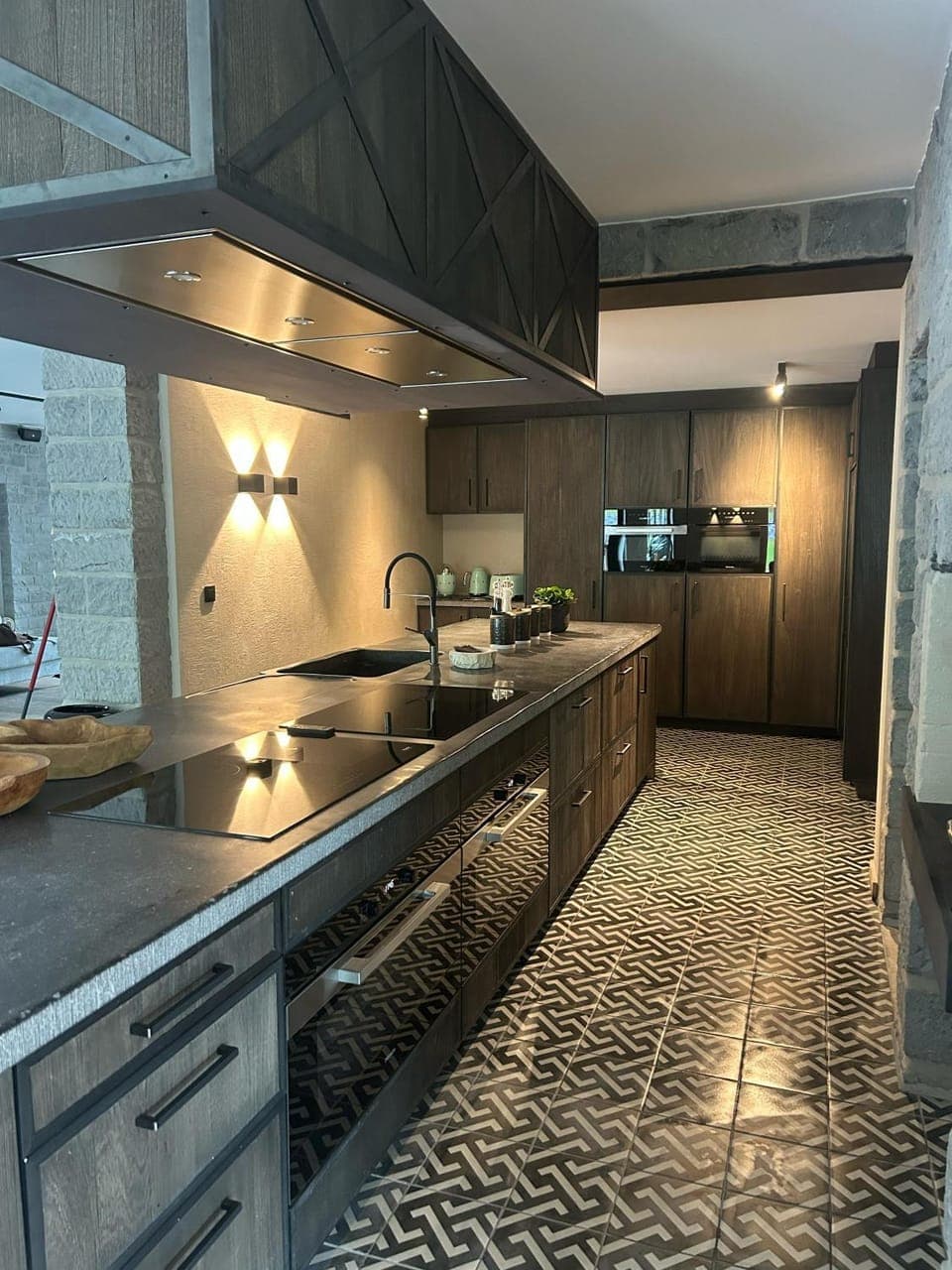 Kitchen or kitchenette, dishwasher, oven, stove