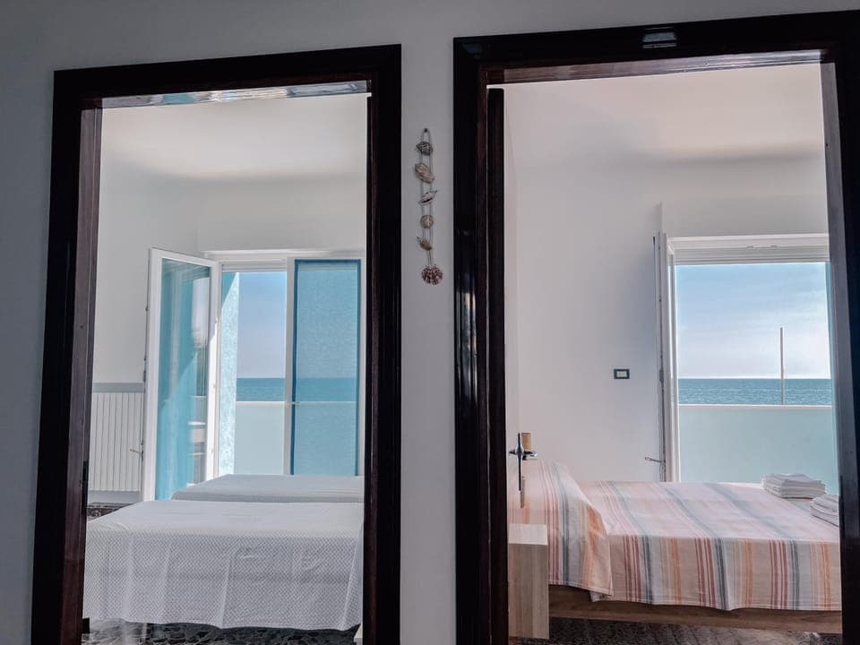 Bed, Natural landscape, Photo of the whole room, Bedroom, Sea view
