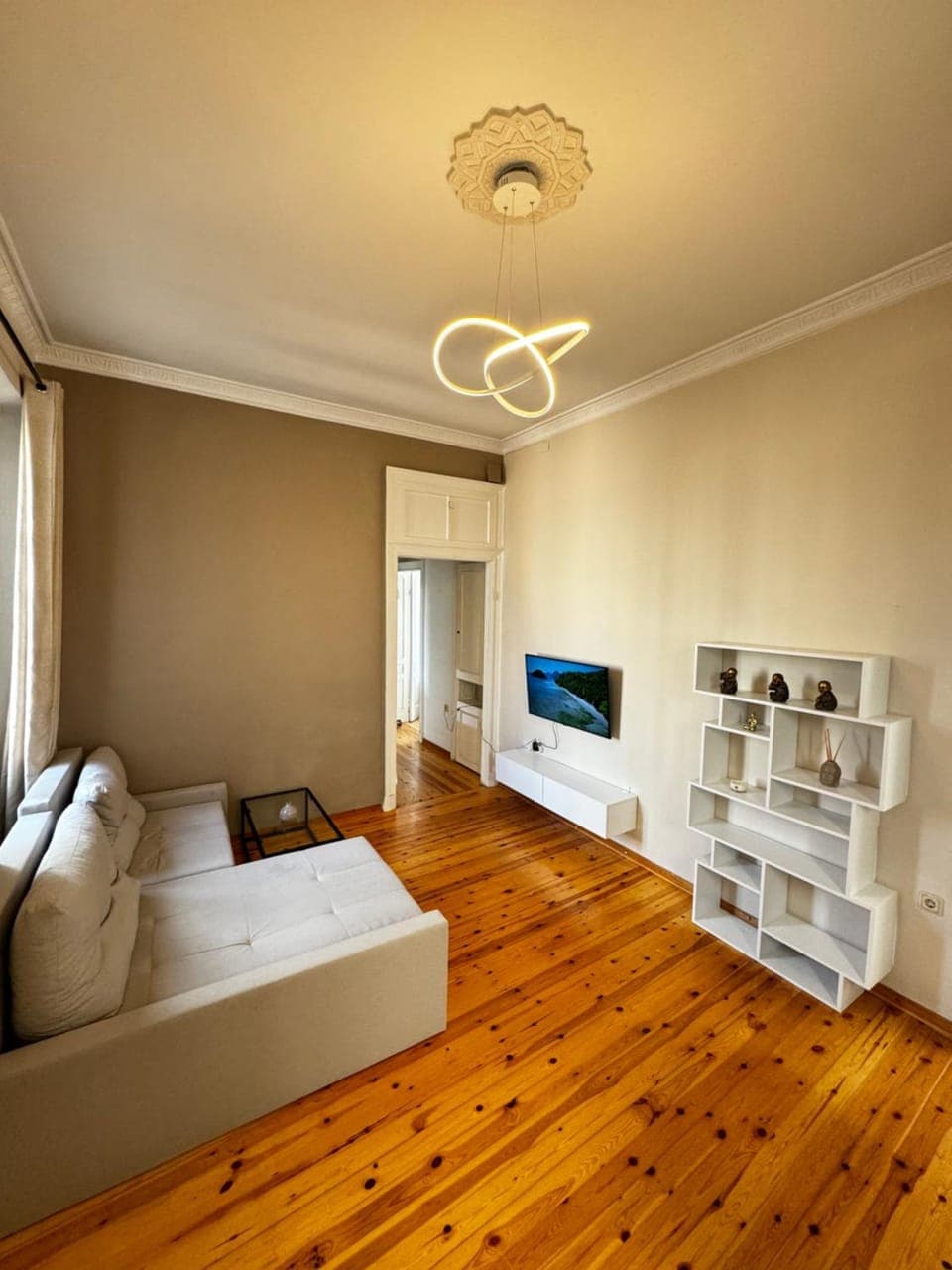 TV and multimedia, Living room, Seating area